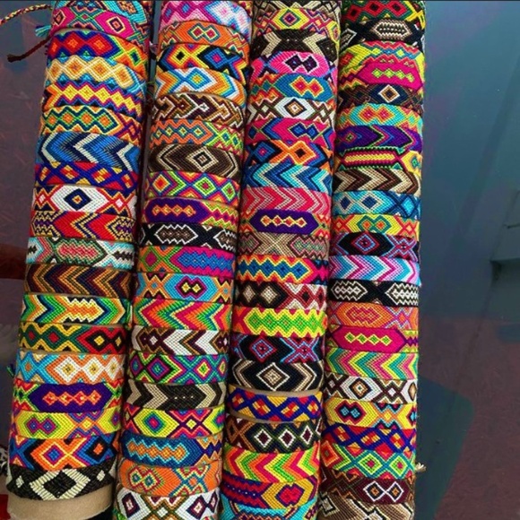 Wayuu Tribe Jewelry - Unisex woven bracelets/ packs x 8 / Multicolor